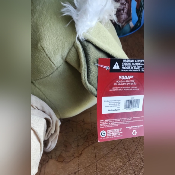 Star Wars Yoda Plush Standing Door Greeter - Picture 6 of 11